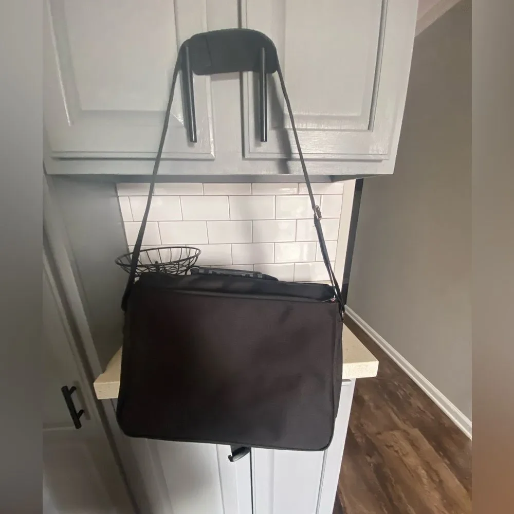 Swiss gear shoulder briefcase/laptop bag